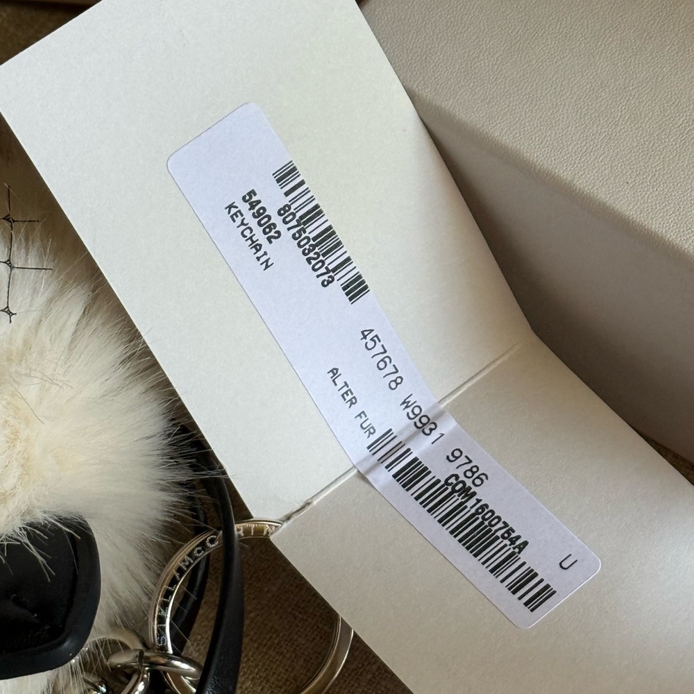 STELLA McCARTNEY “Cool Cat” Faux Fur Monster Puff Bag Charm Key Chain, NWT & Box - Picture 5 of 5